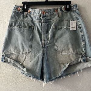 NEW Women’s We The Free SZ 30 Jean Shorts LaLa Land Light Blue Distressed
